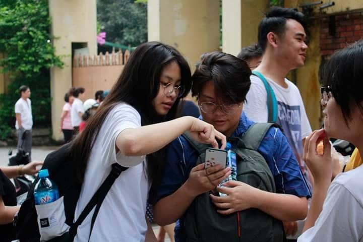 Hơn 887.000 thi Ngữ Văn THPT đề thi: Ai đã đặt tên cho dòng sông - Hình 8 Hon 887.000 thi Ngu Van THPT de thi: Ai da dat ten cho dong song-Hinh-8