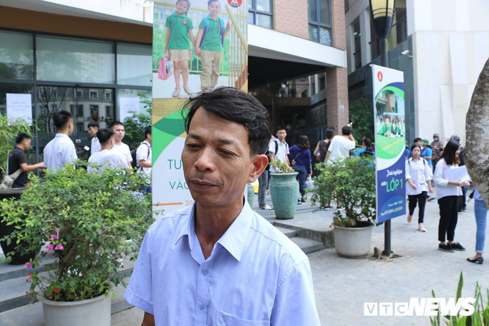 Hiện tại anh đang làm trưởng thôn ở xã Đồng Quang, huyện Quốc Oai, Hà Nội. (Ảnh: VTC)