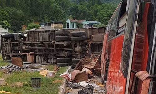 Hậu quả, vụ tai nạn khiến khiến 3 người tử vong, 38 người bị thương.