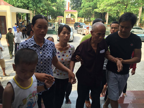 Mang an tu tu oan suot 43 nam, ong lao duoc boi thuong 6,7 ty dong