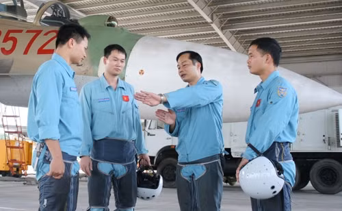 VN che thiet bi kiem tra vu khi tiem kich Su-30MK2