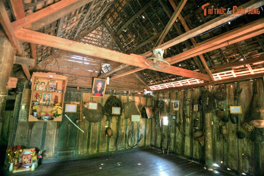 Ngày nay, nhà sàn cổ ở buôn Đôn vẫn còn lưu giữ rất nhiều kỉ vật về cuộc đời và đồ nghề săn bắt voi của vị vua voi huyền thoại và những người kế tục.