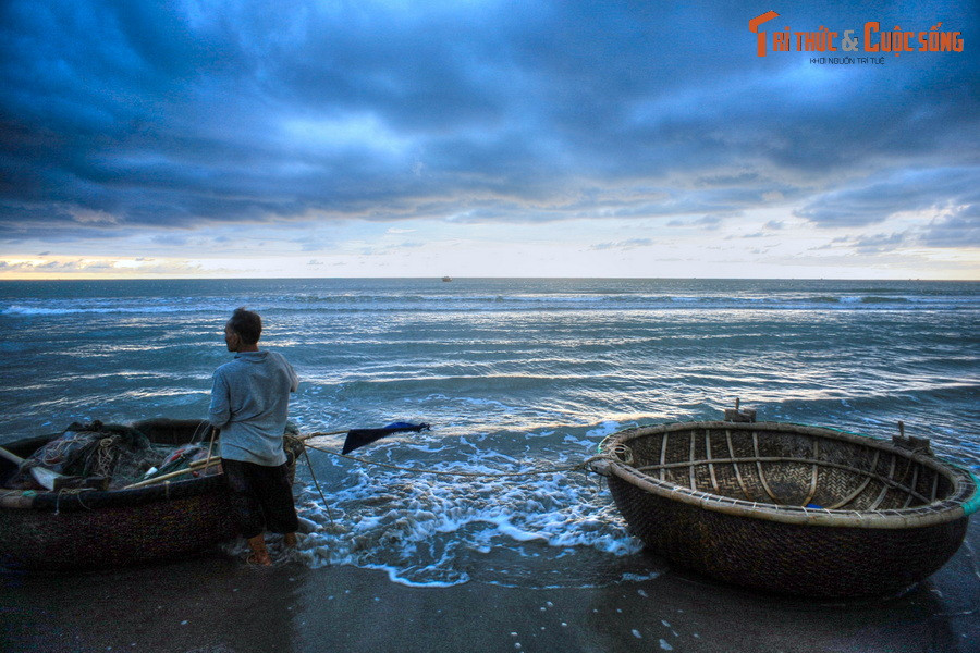 7. Hà Tĩnh (137 km bờ biển). Địa phương giáp biển: Nghi Xuân, Lộc Hà, Thạch Hà, Cẩm Xuyên, Kỳ Anh (huyện), Kỳ Anh (thị xã). Ảnh: Bãi biển Thiên Cầm (huyện Cẩm Xuyên).