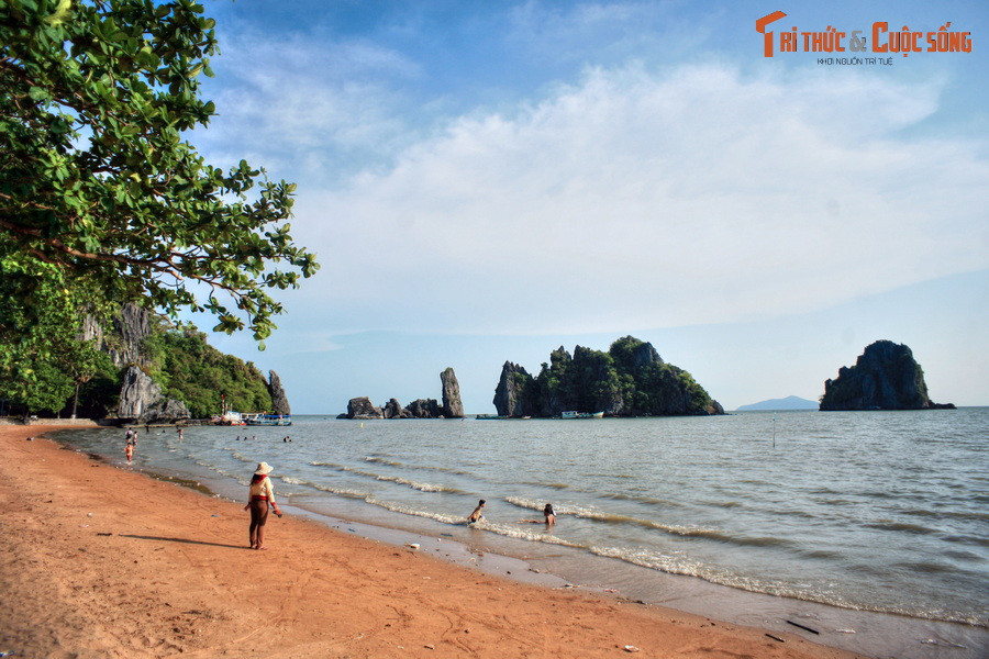 4. Kiên Giang (200 km bờ biển). Địa phương giáp biển: An Minh, An Biên, Rạch Giá, Hòn Đất, Kiên Lương, Hà Tiên, Kiên Hải, Phú Quốc. Ảnh: Bãi biển Hòn Chông (huyện Kiên Lương).