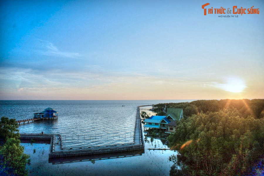 2. Cà Mau (254 km bờ biển). Địa phương giáp biển: Đầm Dơi, Năm Căn, Ngọc Hiển, Phú Tân, Trần Văn Thời, U Minh. Ảnh: Mũi Cà Mau (huyện Ngọc Hiển).