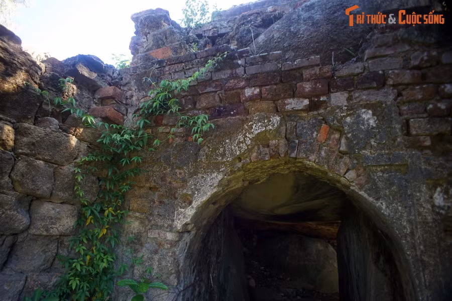 Đến năm 1866, ông Nguyễn Công Tấn chủ trương xây dựng chùa trên nền đồn Thiên Xuân cũ, thuộc địa phận thôn Trường Lệ, xã Hành Tín Đông, huyện Nghĩa Hành, tỉnh Quảng Ngãi hiện nay.