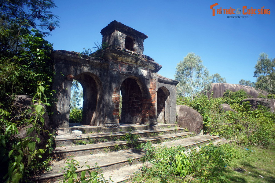 Theo sử sách, tiền thân của chùa Thạch Sơn là chùa Bình Man, do ông Nguyễn Công Tấn, là quan Án sát tỉnh Thái Nguyên, sáng lập.