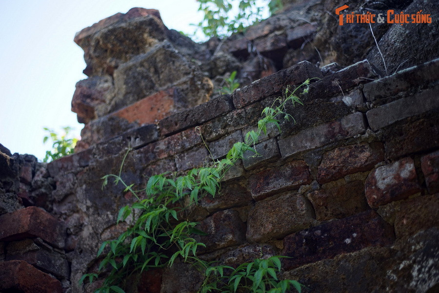 Chùa Bình Man tồn tại đến năm 1906 thì hoang phế. Quan Cần Chánh điện đại học sĩ Trí Chánh Thạch Trì Nguyễn Thân đề xuất xây dựng chùa Thạch Sơn trên núi Phú Thọ. Tượng Phật của chùa Bình Man được rước trên quãng đường hơn 40 km để về thờ ở ngôi chùa mới.