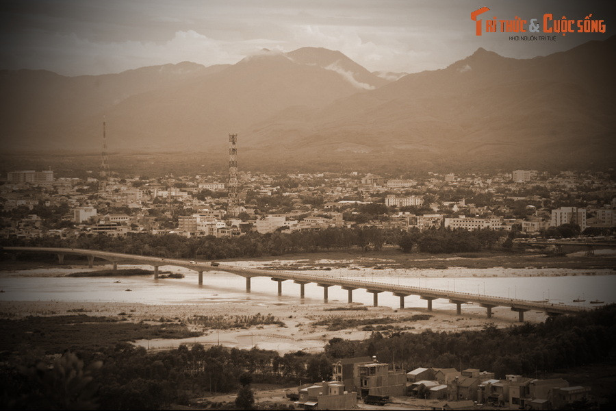 Và sau khi thỉnh về và cầu nguyện thì tiếng chuông mỗi khi được đánh đã vang vọng khắp vùng như ngày nay...