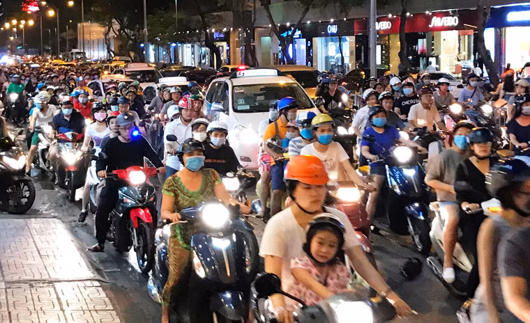 Trên đường Trần Hưng Đạo (đoạn từ Yersin đến Calmette, quận 1), cho xe đi một chiều; đường Ký Con (đoạn từ Trần Hưng Đạo đến Lê Thị Hồng Gấm) xe đi 2 chiều. Còn khu vực công trường Quách Thị Trang xe đi một chiều theo hướng từ đường Hàm Nghi đến đường Lê Lai. Trên đường Lê Lai (đoạn từ Phan Chu Trinh đến Nguyễn Thị Nghĩa) xe đi một chiều; đoạn từ Nguyễn Thị Nghĩa đến Nguyễn Trãi, xe máy được đi 2 chiều, ôtô đi một chiều.