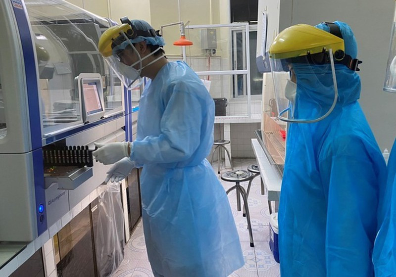 Ngoai thuong vu may XN COVID-19, Cty Y te Viet trung bao nhieu goi thau o Quang Ninh?