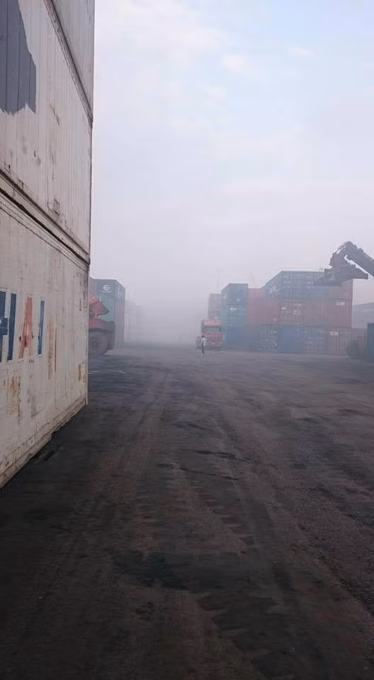 Hai Phong: Container chua phot pho boc chay o cang Nam Hai-Hinh-2