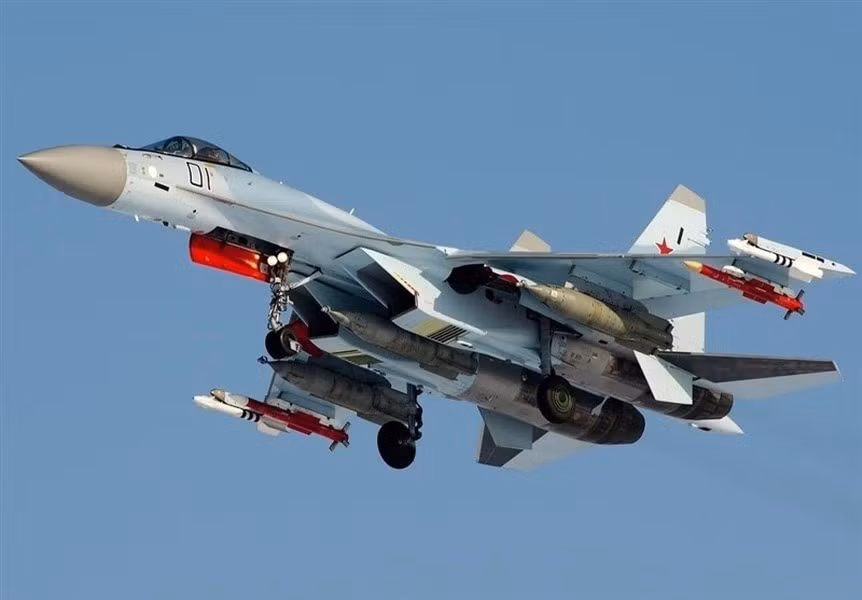 Bên cạnh đó, mức độ sẵn sàng của Không quân Iran trong việc khai thác tiêm kích Su-35 cũng là câu hỏi gây nhiều nghi ngại, bất chấp có thông tin 40 phi công của Tehran đã sang Nga học lái Su-35 từ lâu.