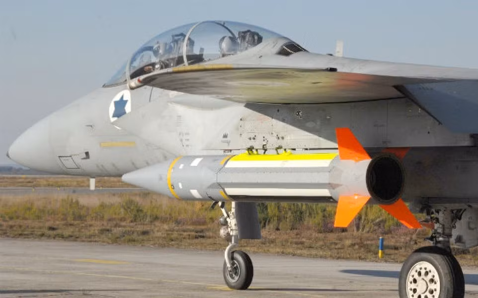 Việc sử dụng tên lửa đạn đạo siêu thanh sẽ cho phép Không quân Israel tấn công các mục tiêu chiến lược nằm sâu trong lãnh thổ Iran với tốc độ cao và chỉ cho đối phương thời gian phản ứng tối thiểu.