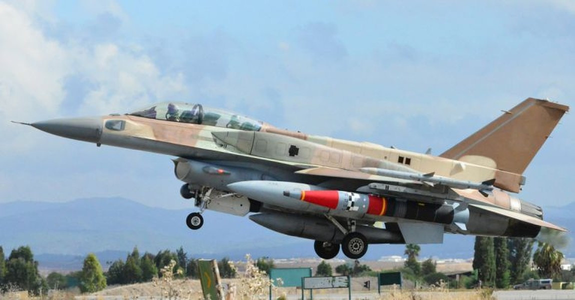 Trong giai đoạn cuối hành trình, đầu đạn thực hiện những thao tác cơ động phức tạp nhằm đánh lừa hệ thống phòng không, trong khi vòng tròn sai số chỉ trong khoảng 15 đến 20 mét, đủ để phá hủy các mục tiêu kiên cố được bảo vệ kỹ lưỡng.