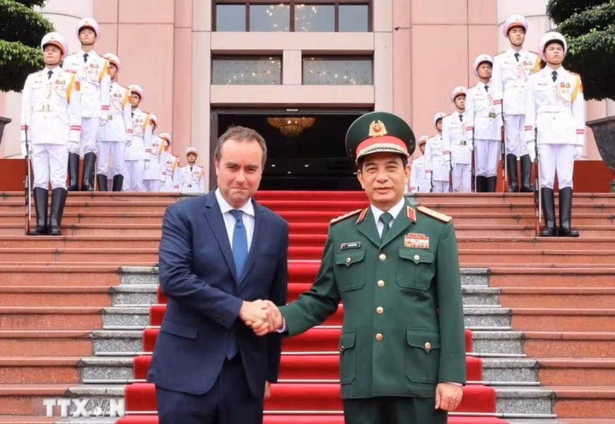 Bản thân Pháp tin rằng Việt Nam với dân số 100 triệu người và ngân sách quốc phòng đang gia tăng sẽ là đối tác đầy triển vọng để hợp tác trên nhiều lĩnh vực.