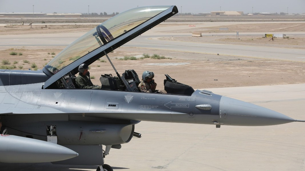 Ngoài ra còn xuất hiện tin đồn về việc Venezuela đã bán một hoặc nhiều tiêm kích F-16 của họ cho Iran vào đầu thập niên 2010, nhưng cũng chưa có bằng chứng nào xác thực thông tin nói trên.