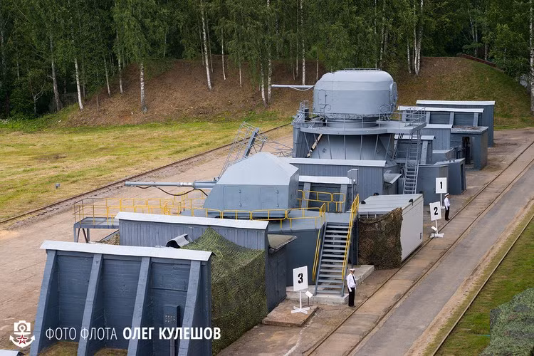 Hầu hết các hệ thống pháo hải quân đang có trong biên chế của Hải quân Nga đều có mặt tại trường bắn thử này. Nguồn ảnh: Livejounal.