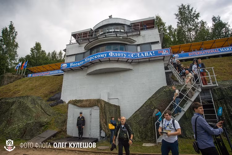 Trong ảnh là đài quan sát các cuộc bắn thử được xây trên một ngọn đồi cao. Nguồn ảnh: Livejounal.