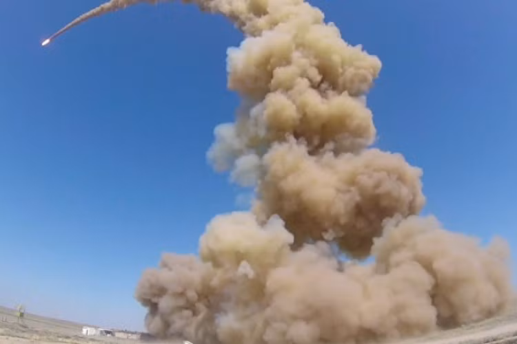 Hiện tại, có thông tin cho rằng đơn giá của một hệ thống S-500 sẽ rơi vào khoảng 700 - 800 triệu USD, không rẻ nhưng chỉ đắt hơn một chút so với tổ hợp S-400 Triumf.