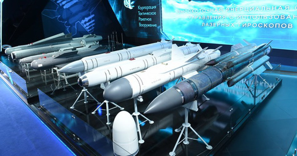 Đơn vị đã làm công việc gì trong toàn bộ thời gian này? Theo tiết lộ từ một số nhân viên, họ chỉ giả vờ tiến hành thao tác phát triển phần mềm, nhưng thực tế lại sử dụng hệ thống viết tay được chứng minh là một sản phẩm cũ.