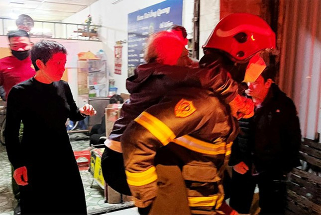  Cháy nhà trên phố Bát Đàn, một người tử vong: Đám cháy xảy ra tại nhà dân số 43 phố Bát Đàn (Cửa Đông, Hoàn Kiếm, Hà Nội). Quá trình chữa cháy, lực lượng chữa cháy đã hướng dẫn và cứu 6 người mắc kẹt ở hộ dân bên cạnh ra ngoài an toàn. Tuy nhiên, một người phụ nữ khác (khoảng 40 tuổi) ở cùng họ đã tử vong.