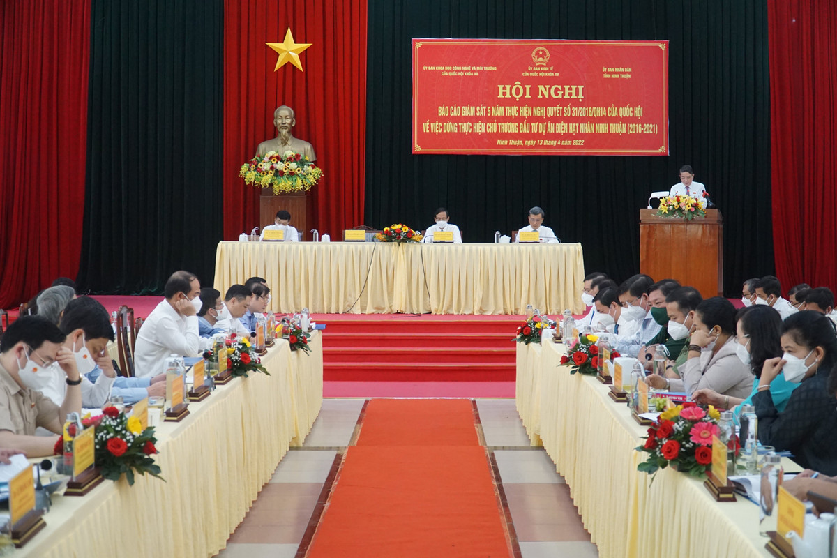 Go kho khan viec dung du an dien hat nhan Ninh Thuan