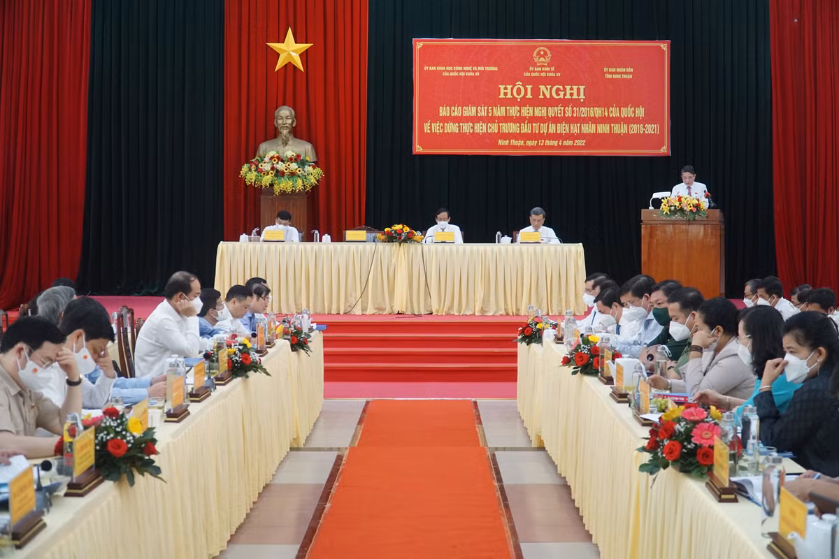 Go kho khan viec dung du an dien hat nhan Ninh Thuan