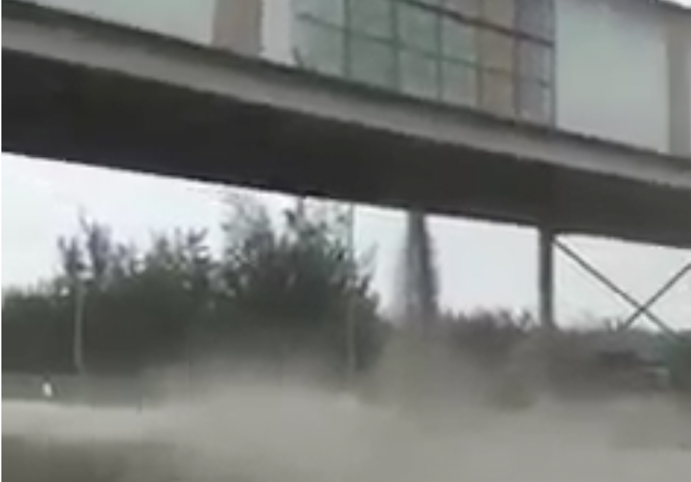 Quang Ninh: Xi mang Thang Long “trut nhu mua” xuong duong, gay o nhiem