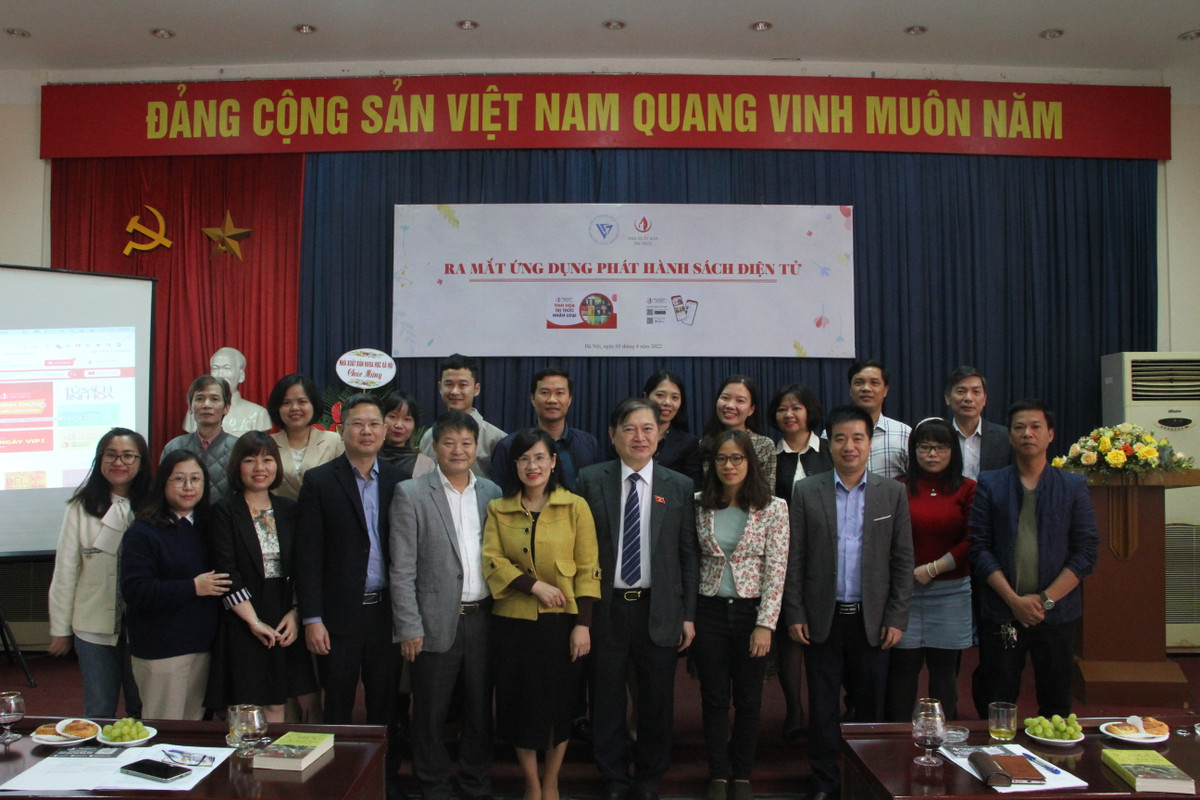 Nha xuat ban Tri thuc ra mat ung dung phat hanh sach dien tu-Hinh-2