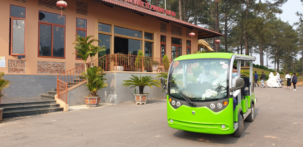 Cong ty Phuong Hoang dung xe dien “chui” tai KDL Phoenix Moc Chau