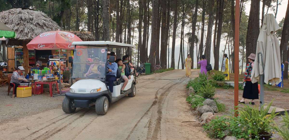 Cong ty Phuong Hoang dung xe dien “chui” tai KDL Phoenix Moc Chau-Hinh-2