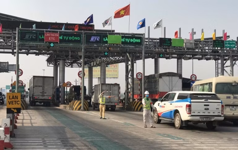 Cham tien do thu phi khong dung, ai chiu trach nhiem?