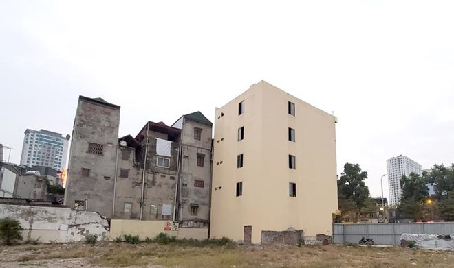 Ha Noi: Vi sao cong trinh 5 tang o so 84 duong Lang bi xu ly?