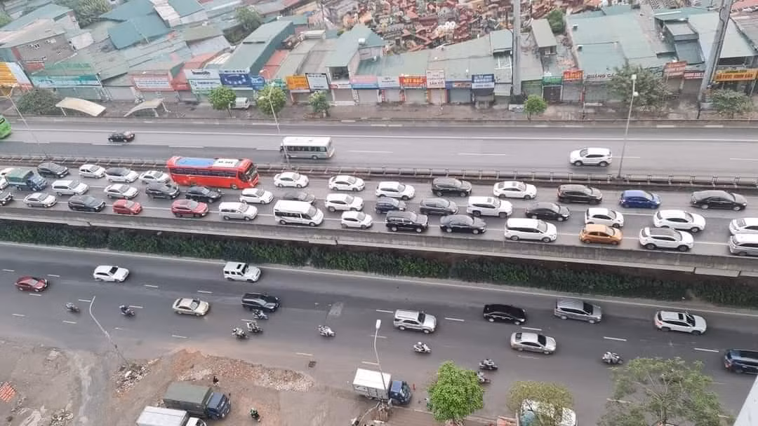 Nhiều lái xe cho biết tư tưởng đã xác định phải mất khoảng 3 tiếng mới thoát được vành đai 3 để ra cao tốc Pháp Vân - Cầu Giẽ.