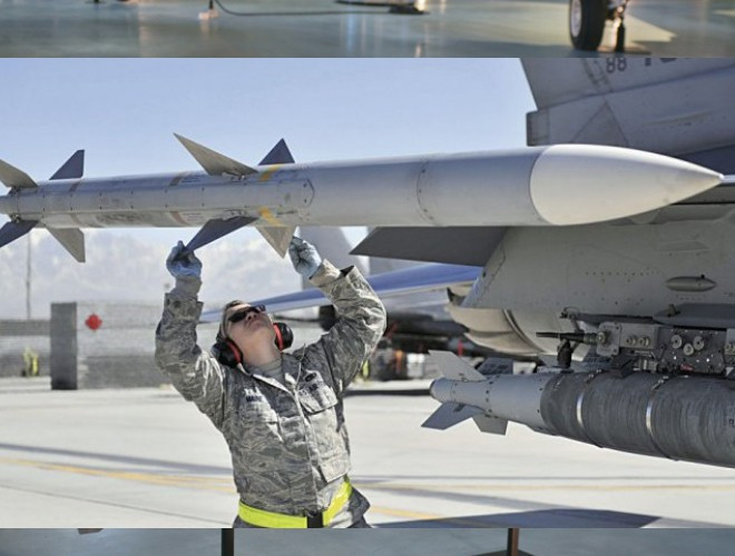 Về tầm bắn, phiên bản đời đầu A/B của dòng tên lửa AIM-120 chỉ đạt mức 55-75km (khá hơn AIM-7 đạt tầm 50km), tuy nhiên từ phiên bản AIM-120C-8 thì tầm bắn tăng lên đến 140km và đến AIM-120D thì tăng lên trên 160km.