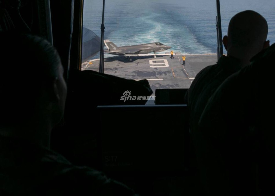 Nhờ tính năng tàng hình ưu việt, F-35B thừa khả năng phát hiện J-15 từ rất xa để đưa ra biện pháp đối phó phù hợp, trong khi đó máy bay của Trung Quốc gần như chẳng thể làm điều tương tự.