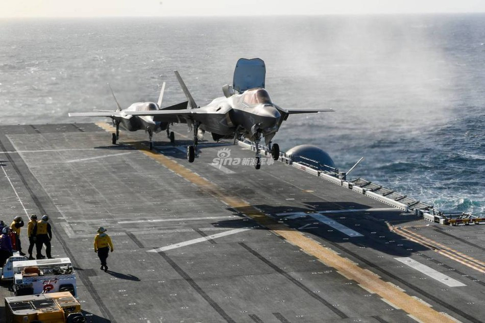 Theo đánh giá, biên đội 20 chiếc F-35B khi thực hiện chức năng tàu sân bay của chiếc USS America thừa khả năng bắn hạ toàn bộ 40 chiếc J-15 trang bị cho Liêu Ninh hay Type 002.