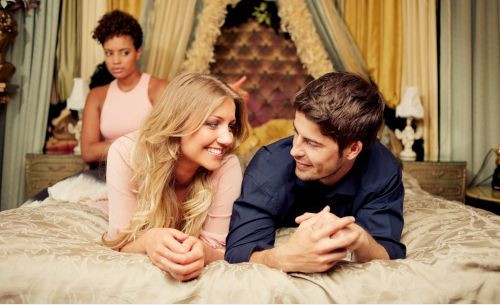 Tất cả những việc cần làm chúng ta đều đã cố gắng làm cả rồi. Lúc này không cần quá bận tâm suy nghĩ về kẻ thứ ba. Dù cuộc nói chuyện có thành công hay không, kẻ thứ ba kia có tự nguyện rút lui hay vẫn trơ trẽn đe dọa hạnh phúc gia đình bạn, điều ấy còn phụ thuộc rất lớn vào người bạn đời của bạn.