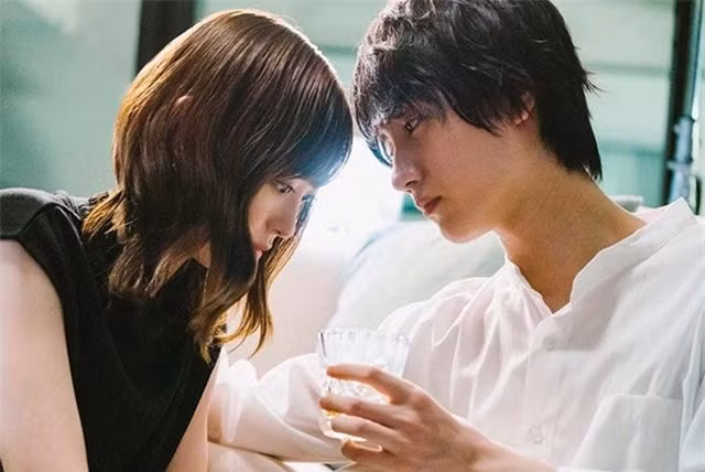 Dan nguoi yeu di kham, bac si cuoi chuc mung nhung toi soc nang