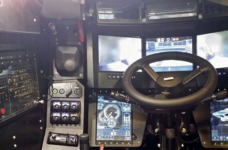 Xe được trang bị các thiết bị điện tử hiện đại giúp nâng cao năng lực tác chiến.