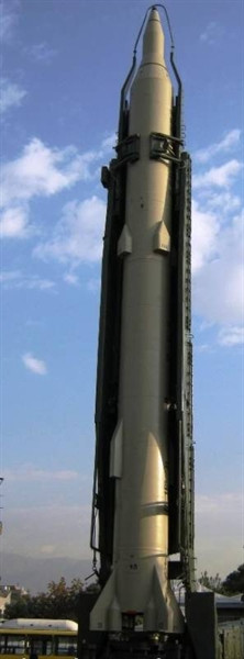 Sejjil-2 lần đầu tiên được thử nghiệm trong năm 2009 và có khả năng vẫn đang được phát triển hoàn thiện. Theo Global Security, Sejjil-2 có khả năng tăng tầm bắn lên 2.510 km với đầu đạn 750kg hoặc giữ nguyên tầm bắn 2.000 km với một đầu đạn nặng tới 1 tấn.