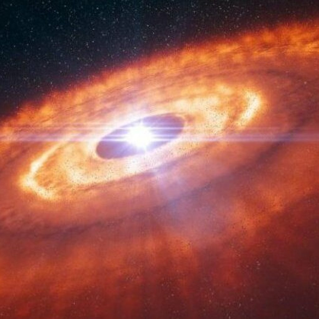 Nhưng trước khi hóa hơi thành khí, các hạt rắn ở vùng gần Mặt trời giống như loại bụi đâm vào Mặt trời rồi bắt đầu tích tụ, các mô phỏng cho thấy. Đồng tác giả Andrea Isella, phó giáo sư vật lý và thiên văn học tại Đại học Rice cho biết: “Ảnh hưởng của cú va chạm áp suất cao khi Hệ Mặt trời hình thành là nó thu thập các hạt bụi rắn, và đó là lý do tại sao qua mô phỏng chúng ta nhìn thấy có vòng nhẫn quanh Mặt trời non trẻ”.