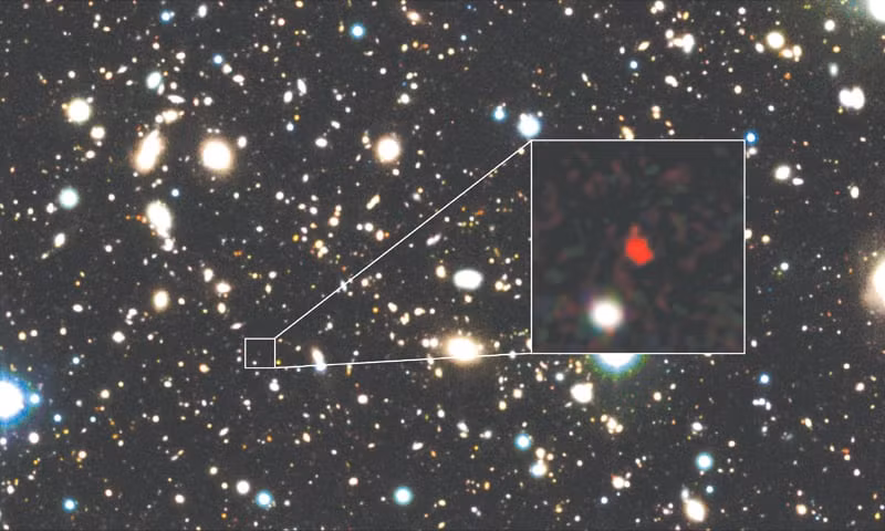 Fabio Pacucci, một nhà thiên văn học tại Trung tâm Vật lý Thiên văn Harvard – Smithsonian đã phát hiện ra HD1 trong dữ liệu thu thập được trong hơn 1.200 giờ quan sát bằng Kính viễn vọng Subaru, Kính viễn vọng VISTA, Kính viễn vọng Hồng ngoại Vương quốc Anh và Kính viễn vọng Không gian Spitzer.