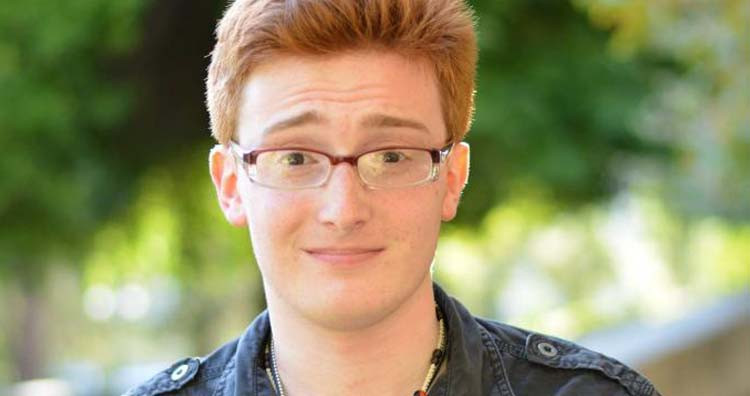 Sinh năm 1996, Colin Carlson giành học bổng Harry S. Truman khi mới 14 tuổi. Thần đồng này nổi tiếng với việc kiện Đại học Connecticut ở tuổi 13 vì bị phân biệt tuổi tác không được phép cho theo học ngành nào. Mãi về sau, anh ấy là một tiến sĩ đến từ Đại học California và nghiên cứu về kỹ thuật địa lý và các bệnh truyền nhiễm mới nổi.