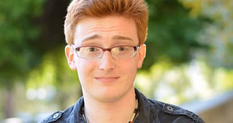 Sinh năm 1996, Colin Carlson giành học bổng Harry S. Truman khi mới 14 tuổi. Thần đồng này nổi tiếng với việc kiện Đại học Connecticut ở tuổi 13 vì bị phân biệt tuổi tác không được phép cho theo học ngành nào. Mãi về sau, anh ấy là một tiến sĩ đến từ Đại học California và nghiên cứu về kỹ thuật địa lý và các bệnh truyền nhiễm mới nổi.