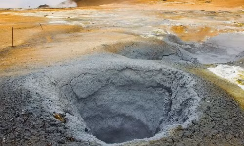 Siebach và các đồng nghiệp bắt đầu đánh giá lại dữ liệu từ mọi phát hiện tridymite được báo cáo trên Trái đất.