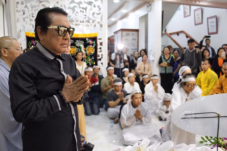 Nghệ sĩ Phú Quý đau đớn trước sự ra đi của người anh trong nghề.