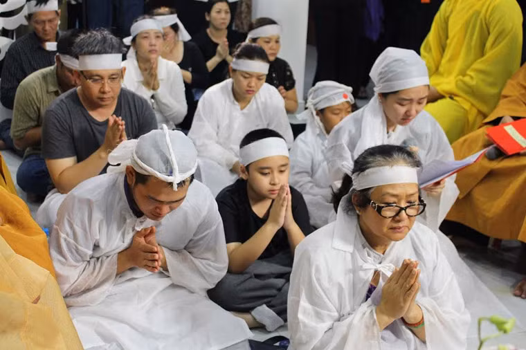 Gia đình cố NSƯT Thanh Sang trước giờ tiễn biệt...