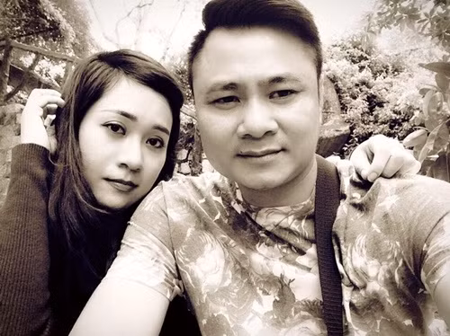 Được biết, trước khi quyết định kết hôn, cả hai đã có thời gian dài tìm hiểu. Tự Long luôn là người kín tiếng trong cuộc sống riêng nên khiến không ít người bất ngờ.